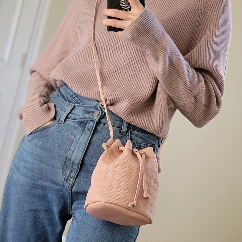 Pink bucket bag
